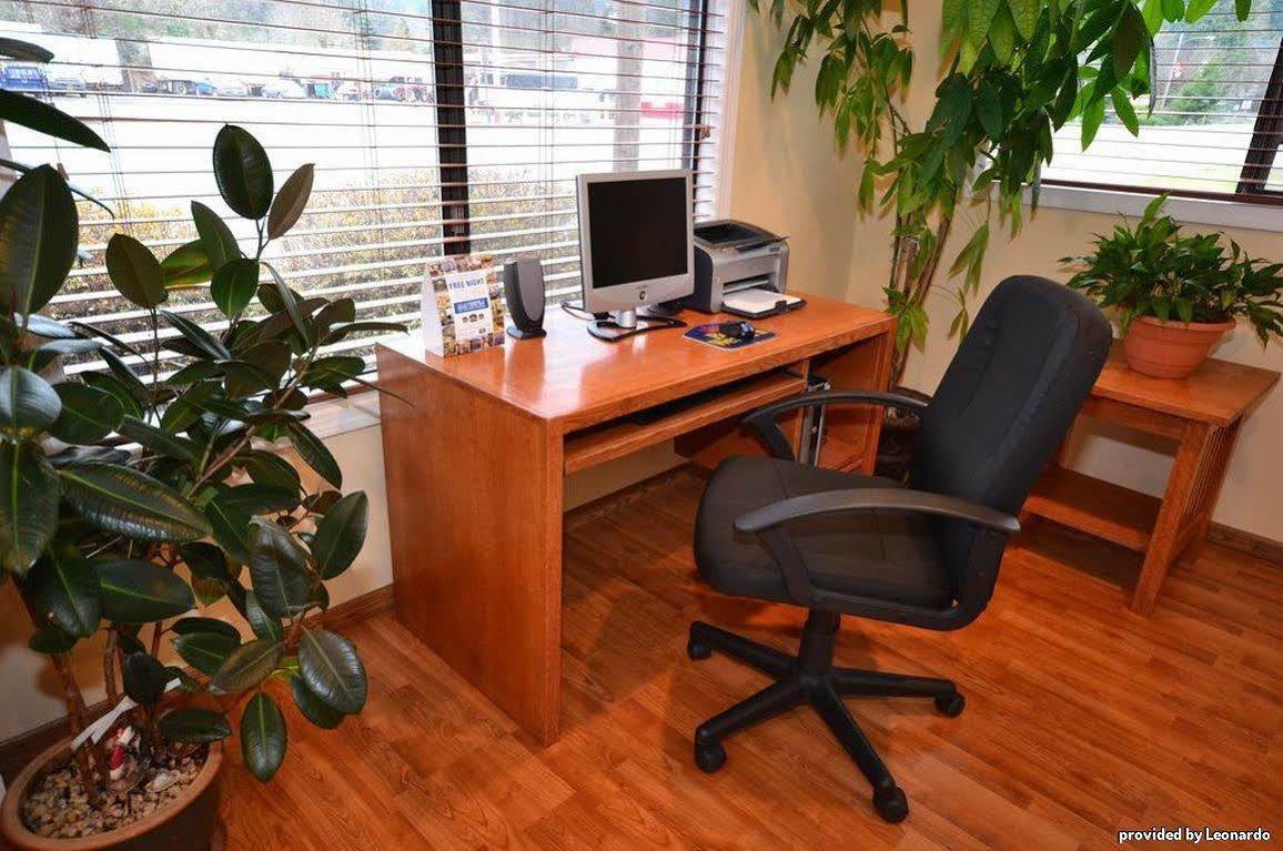 Oakridge Inn & Suites Facilități foto