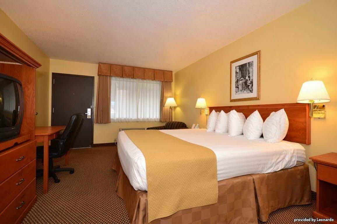 Oakridge Inn & Suites Cameră foto